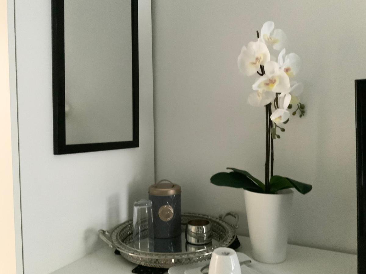 Executive Single Room With En-Suite In Guest House City Centre Luxemburg Exteriör bild